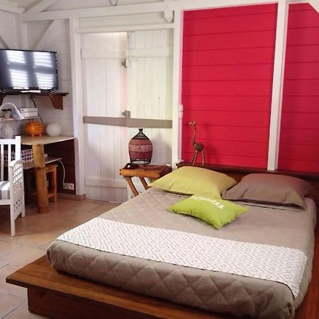 Charmant Bungalow Un P'Tit Coin De Paradis Сен Франсоа Екстериор снимка