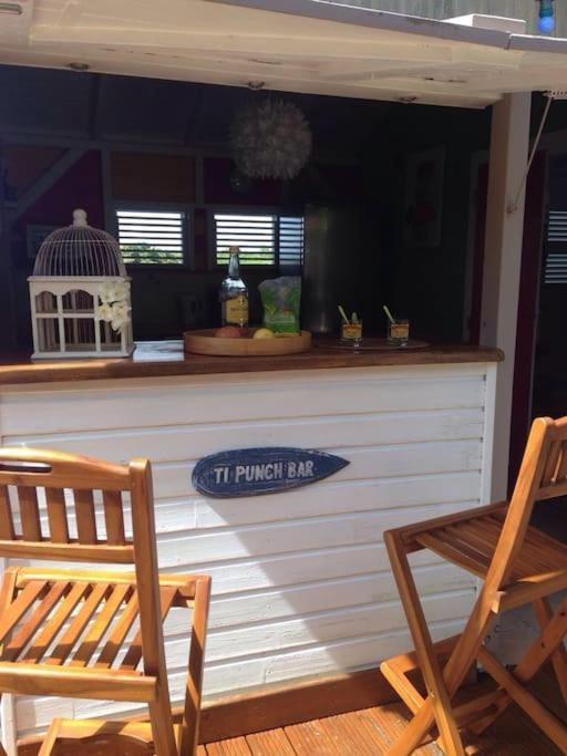 Charmant Bungalow Un P'Tit Coin De Paradis Сен Франсоа Екстериор снимка