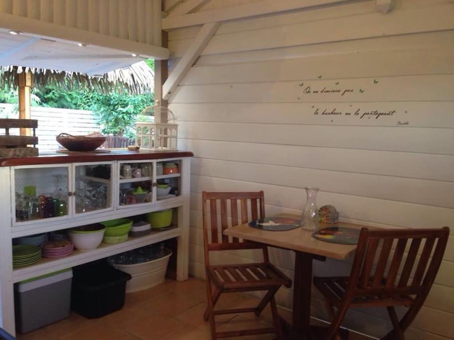 Charmant Bungalow Un P'Tit Coin De Paradis Сен Франсоа Екстериор снимка
